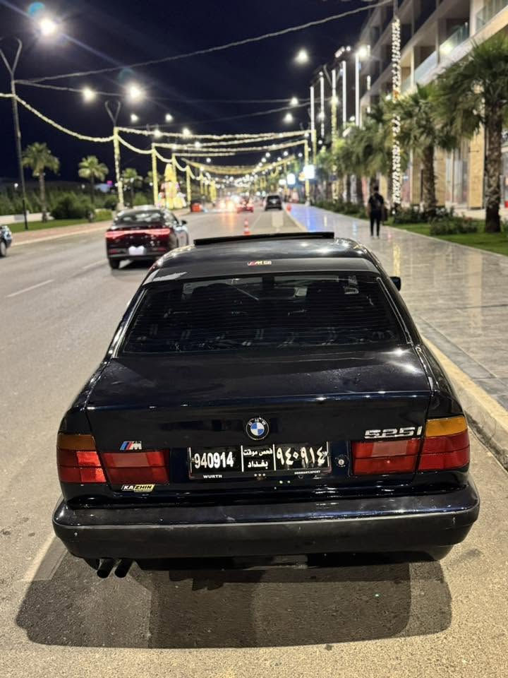 سەرەتا بە ناوی خوای گەورە
BMW 525 

مۆدێل :١٩٩٣

ڕەنگ ی سەیارەکە ڕەش ی درۆزنە جوانتین ڕەنگ

سەیارەکە شتێک ی جوان و پاکە 

ئاڕمە

چوار جام کارەبا

کوشن جلد

تەبرید سارد

تەبرید گەرم

سڵایید

گێر ئۆتۆماتیک

مەزبووت و بێ کێشە و موشکیلە

گێر و مەکینەش پاک و خاوێن و جوان

بۆ نرخی سەیارەکە پەیوەندی بکەن 

***********

***********
