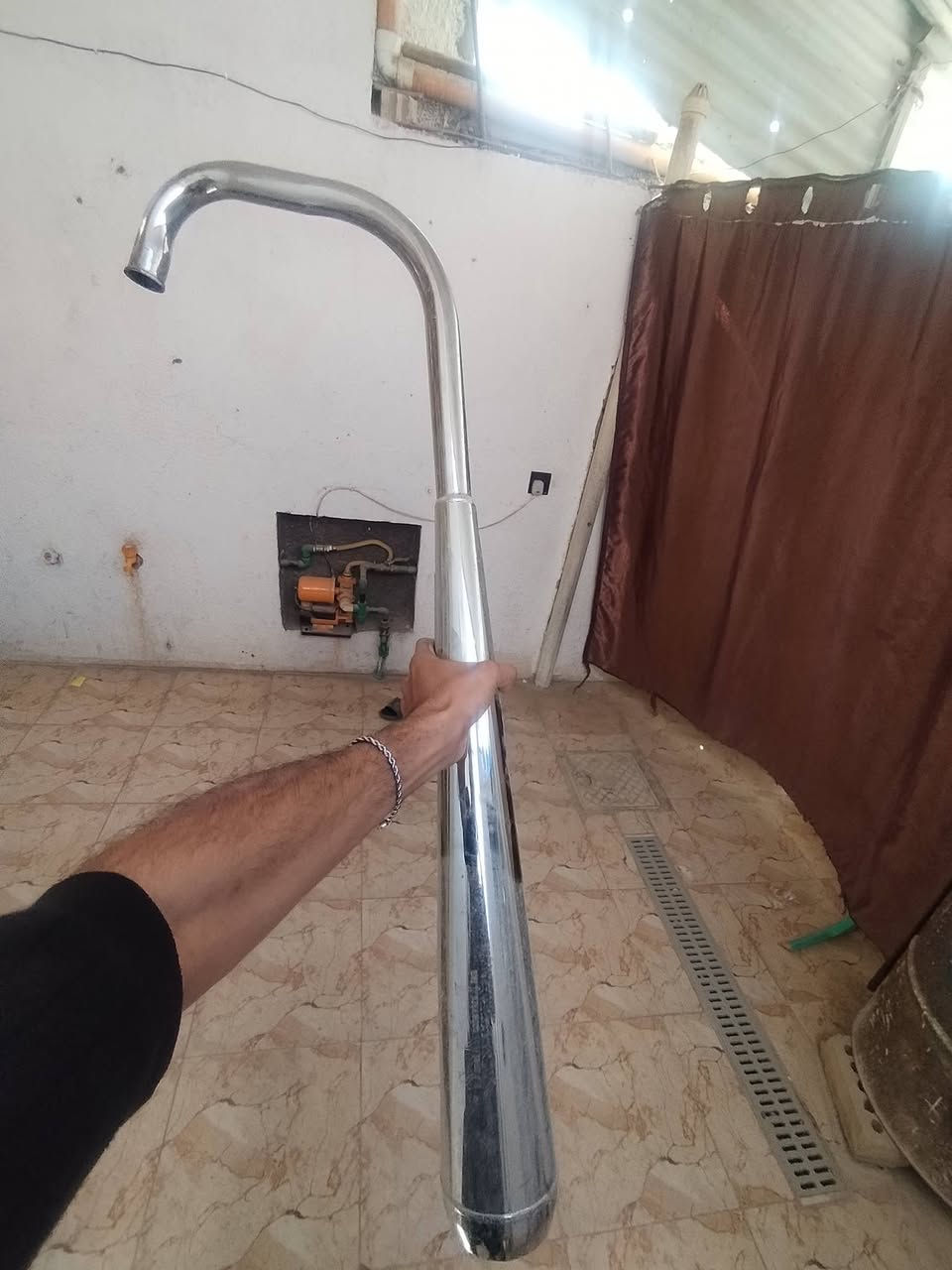 سلام عليكم للبيع صالنصه كاتم جديده كلش سعره 10 وراصطه نضيفه سعره 25 وبيه مجال كربلاء الإطارات شارع 20 رقمي ***********
