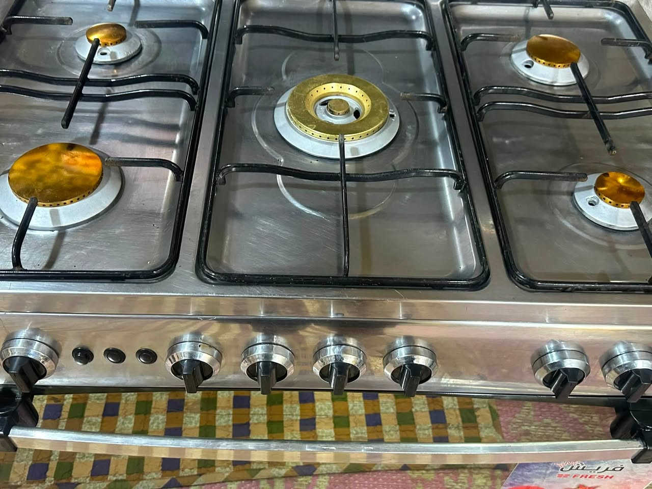 السلام عليكم 
طباخ فريش باب اول ستيل اخو الجديد نظيف جدا افران مزدوج ممتازه اغراض كاملة السعر ٢٤٠ قفل من الاخير الاستفسار خاص للجادين بالشراء فقط رجاءا او اتصال ***********بيه واتساب 

مع سبلت 
مكلف بالنشر
سبلت ال جي شغال تجي تفتحه بيدك على الفحص السعر ٣٥٠ وهذا رقم صاحب الجهاز *********** بيه واتساب
