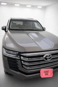 لاندكروز • ٢٠٢٢ • ٦٣ الف