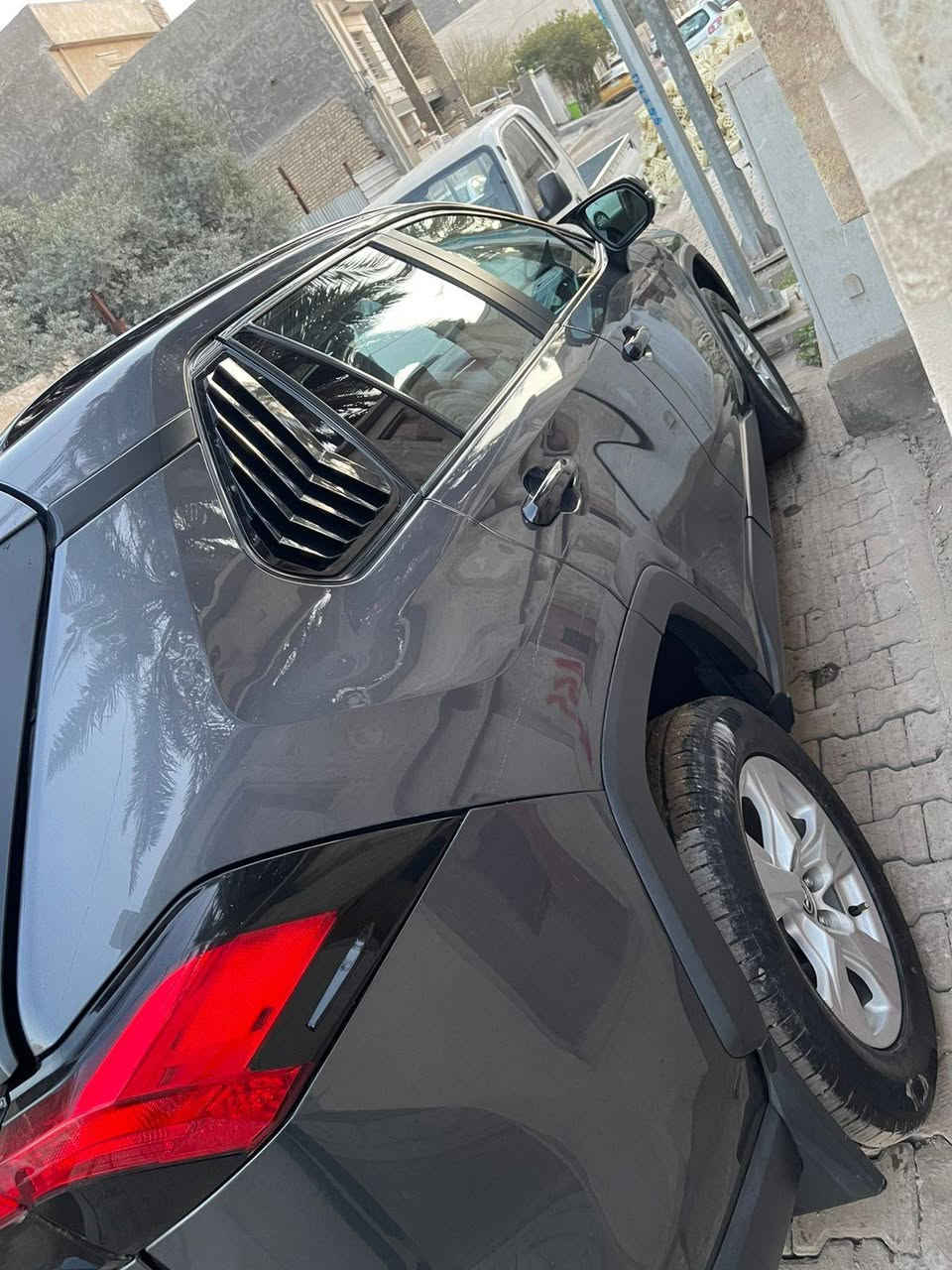 3 انضمة قيادة
سلايد روف
رادار امامي
مانع انصدام
كشن كهرباء
تدفئة بالكشنات
كامرة خلفية
صندوق كهرباء
هزة وفحص كامل سنة ياله تسقط سنوية بأسمي
موديل 2020 وارد امريكي حادثها صندوق 
السعر 210$
التواصل والاستفسار ***********
