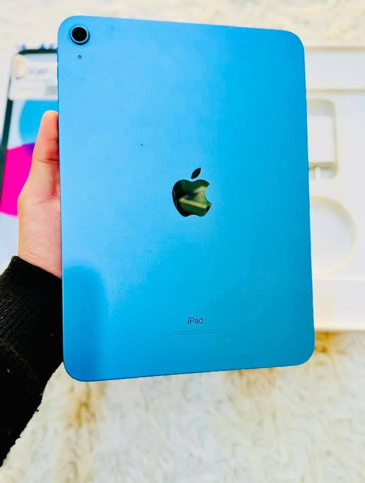 #أبل #مستخدم ايباد 10 مامفتوح مكفول 🔥 💯 
ذاكر ه64
بطاريه 96 ،🔋بعده جديد 
كامل ملحقات بعدهن بل كارتون 
كامل ملحقات مع وصل ضمان ستبدال 5 أيام عن ايي خلل كارتون مطابق وكيبل شحن 
السعر مناسب   350 الف فقط 💯🔥
#العنوان #كربلاء :العرداوي المبايل  -حي العامل سوق الاخير   بدايت شارع السبيس -***********-***********
