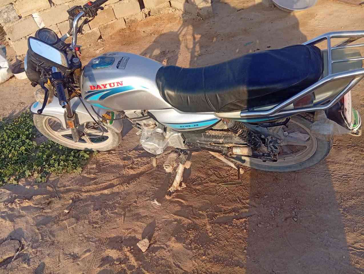 السلام عليكم دراجه دايون عظم موديل 23 مكينه 
مكفوله كفاله عامه من تنقيص وتبخير كهربائيّة كله شغاله من طول الطول بريك وره وكدام 
تايرات دراجه كلك كلك كلك المكان طريق نجف كربلاء عمود 947شارع طاقه سعره 900وبيه مجال الطيبين وحك جيتكم الاتصال على الرقم ***********
***********
 مكلف بنشر مامتواجد على الفيس
