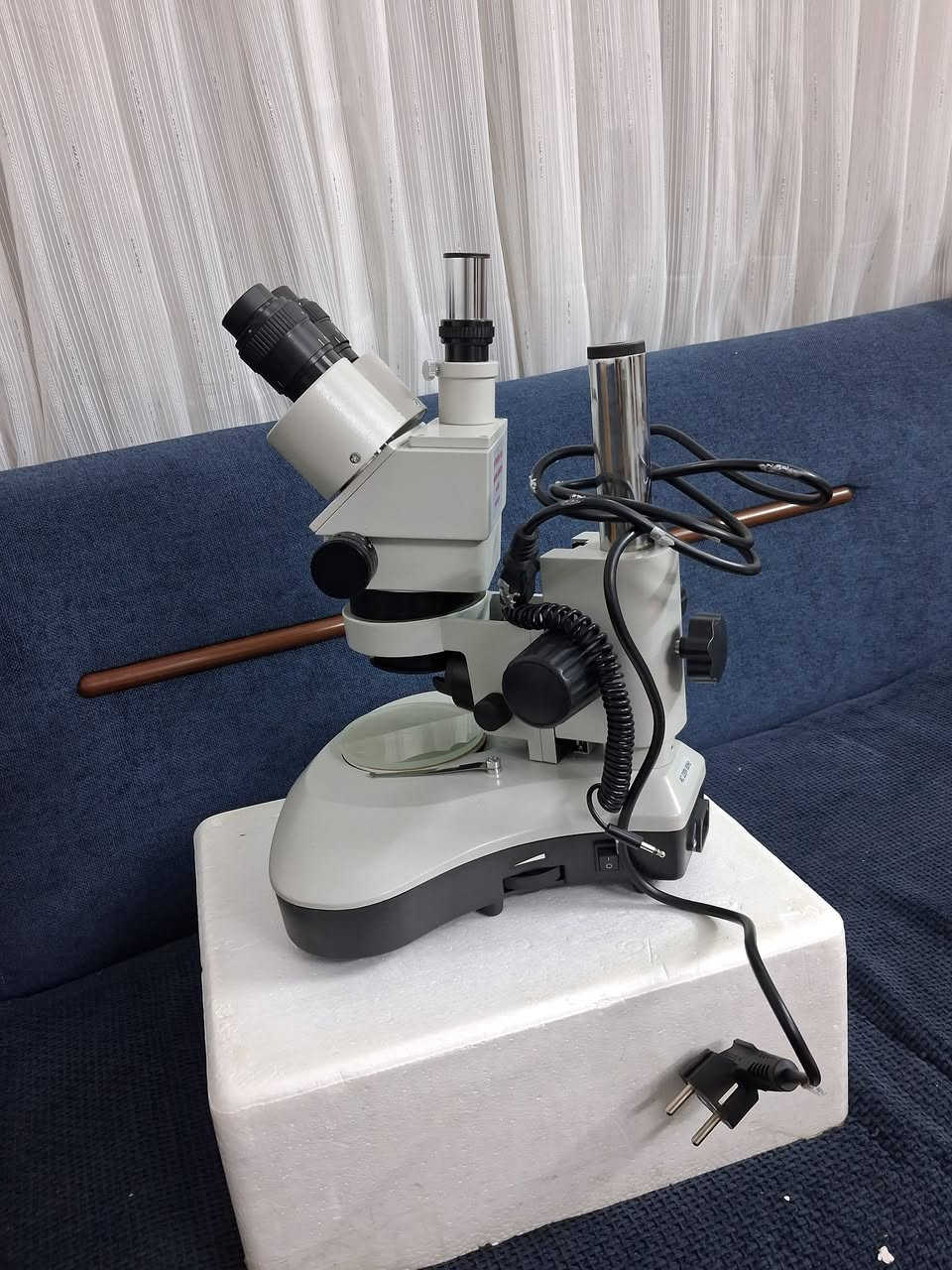 مايكروسكوب جديد غير مستعمل للبيع  ***********
