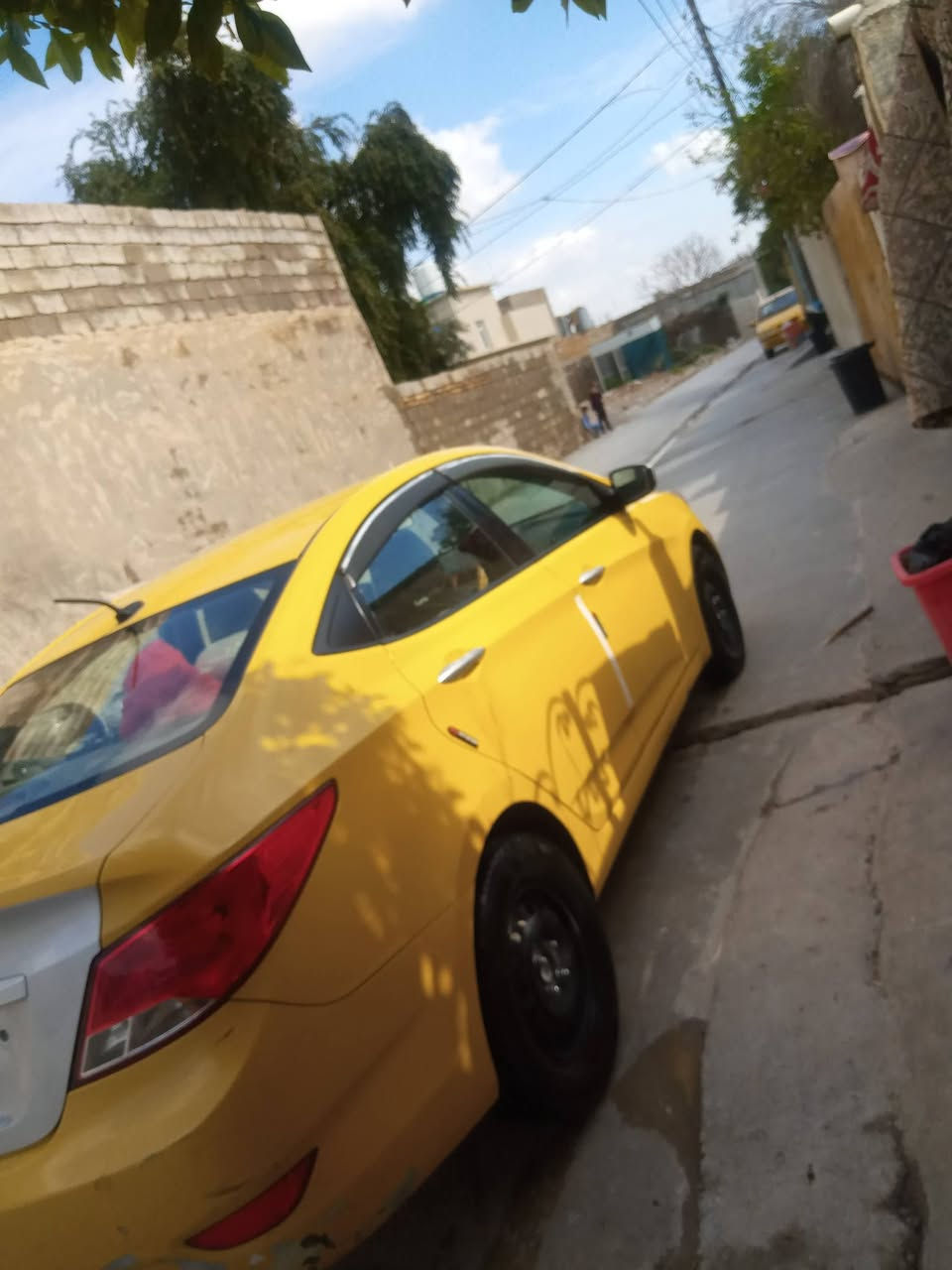 مكان السياره ديالى خانقين 
سلام عليكم سياره اكسنت 2015للبيع وارد امريكي ضربته (بخشم البنيد والجامرلغ ومصلح نفسه) السياره كله ليبل واحد بدون اي تبديل او دواخل محرك 1600كير كفاله شاصي ولغود كفاله تبريد وتدفئه كفاله صدر امامي خلفي جديد سياره خير من الله تخم تاير جديد سياره مكفوله كفاله  عامه فول مواصفات سنوية سنوية2027سياره مصفره هيئه وغرامات مكان ديالى خانقين رقم الهاتف ***********
