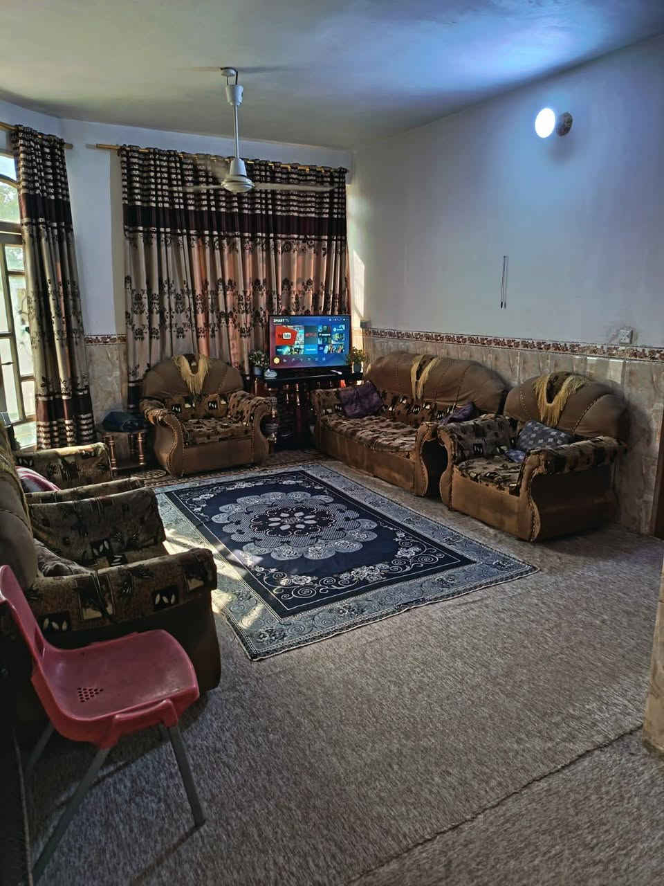 دار للبيع طابقين  المساحه ٢٢٠ متر  طابو زراعي سند ٢٥
يحتوي الدار على ٣ غرف نوم واستقبال ومطبخ وهول وصحيات بناء ٢٠١٧
العنوان حله وردية خارج خلف معمل ابو كيره عتبليط سنتر كافة الخدمات 
علق ويوصلك السعر  
للاستفسار مراسلة الصفحه او وتساب او الاتصال على الأرقام التاليه.                              ***********
