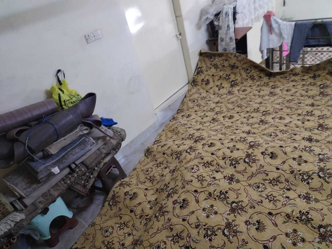 للبيع زوالي ومساعد زولية تواصل واتساب *********** أو عل خاص
