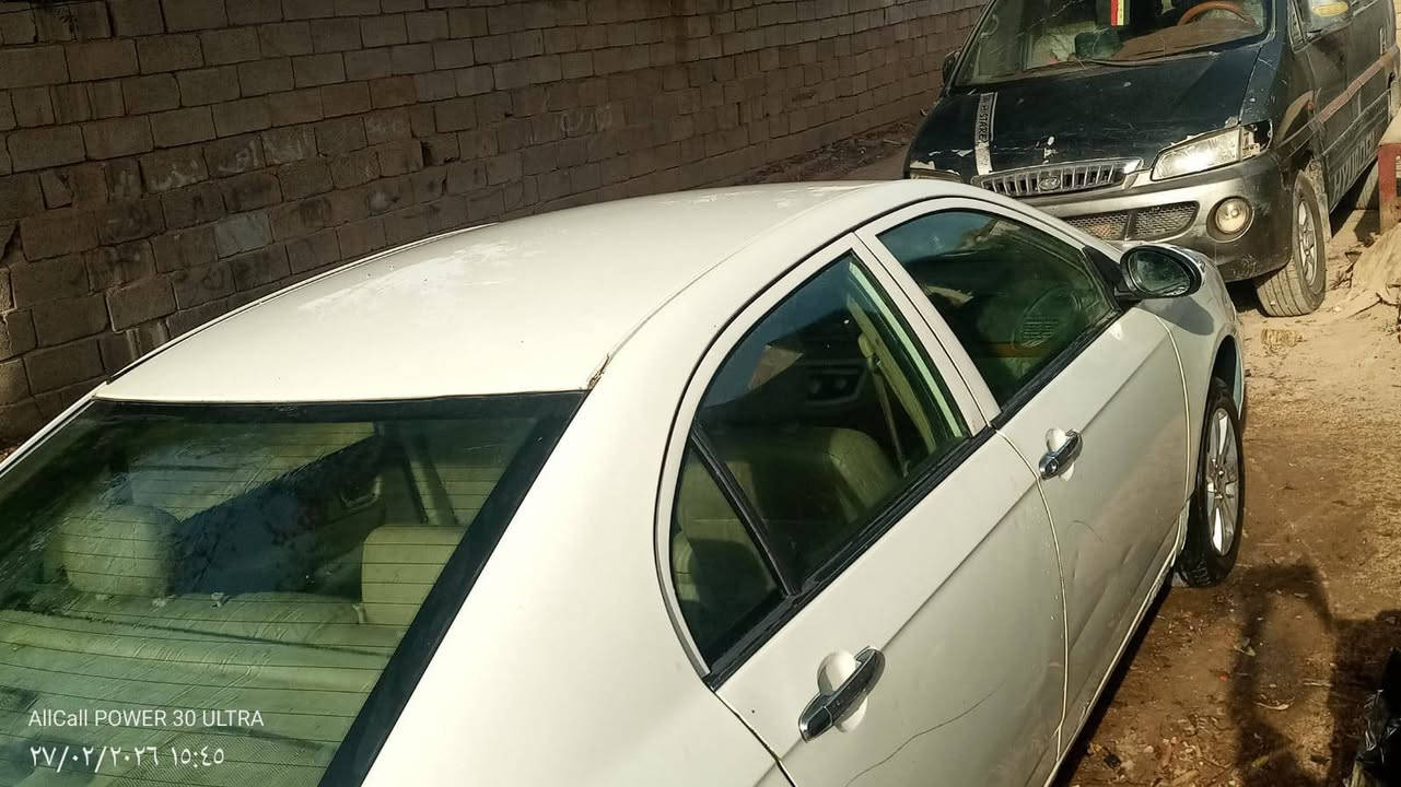 السلام عليكم ليفان موديل ١٢ مابيها صبغ فقط خياسات كلش قليلة السعر ٤٥ ورقة بيها مجال رقم موبايل ***********
