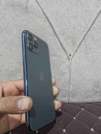 ايفون 11برو   فول نضافه   شرط تأخذه   مبدل بس بطاريه مره واحده بس البط...