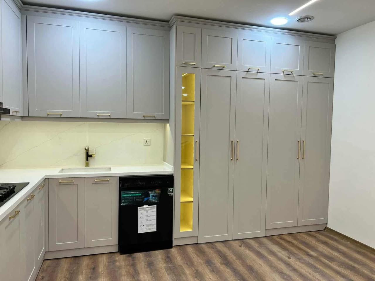 معرض كاكه مروان ..💯
لكافة انواع الابواب القاصة والابواب الداخلية نوع عظم والمطابخ والشبابيك والمحجر
*  تصاميم عصرية تناسب ذوقك واختيارك مع تصاميم حسب الطلب 
*ضمان في المتانة والرصانة والقياس المناسب 
*امان عالي و مقاومة للعوامل الجوية 
#معرض كاكه مروان وجهتك الافضل لبيت استثنائي 🫰
العنوان : الديوانية -طريق الحولي -الجامعة -مجاور فيرست مول  من الساعة 8 صباحا الى 10 ليلا
بأدارة  سجاد الخفاجي 
للتواصل :مراسلة الصفحة او الاتصال 
***********
واتساب ***********
