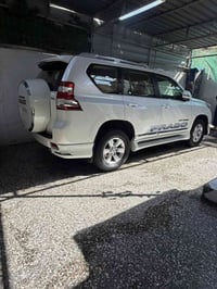 ابرادو موديل ٢٠١٤سيارة مكفولة كفالة عامة من ضربة وصبغ سيارة علة وضع شر...