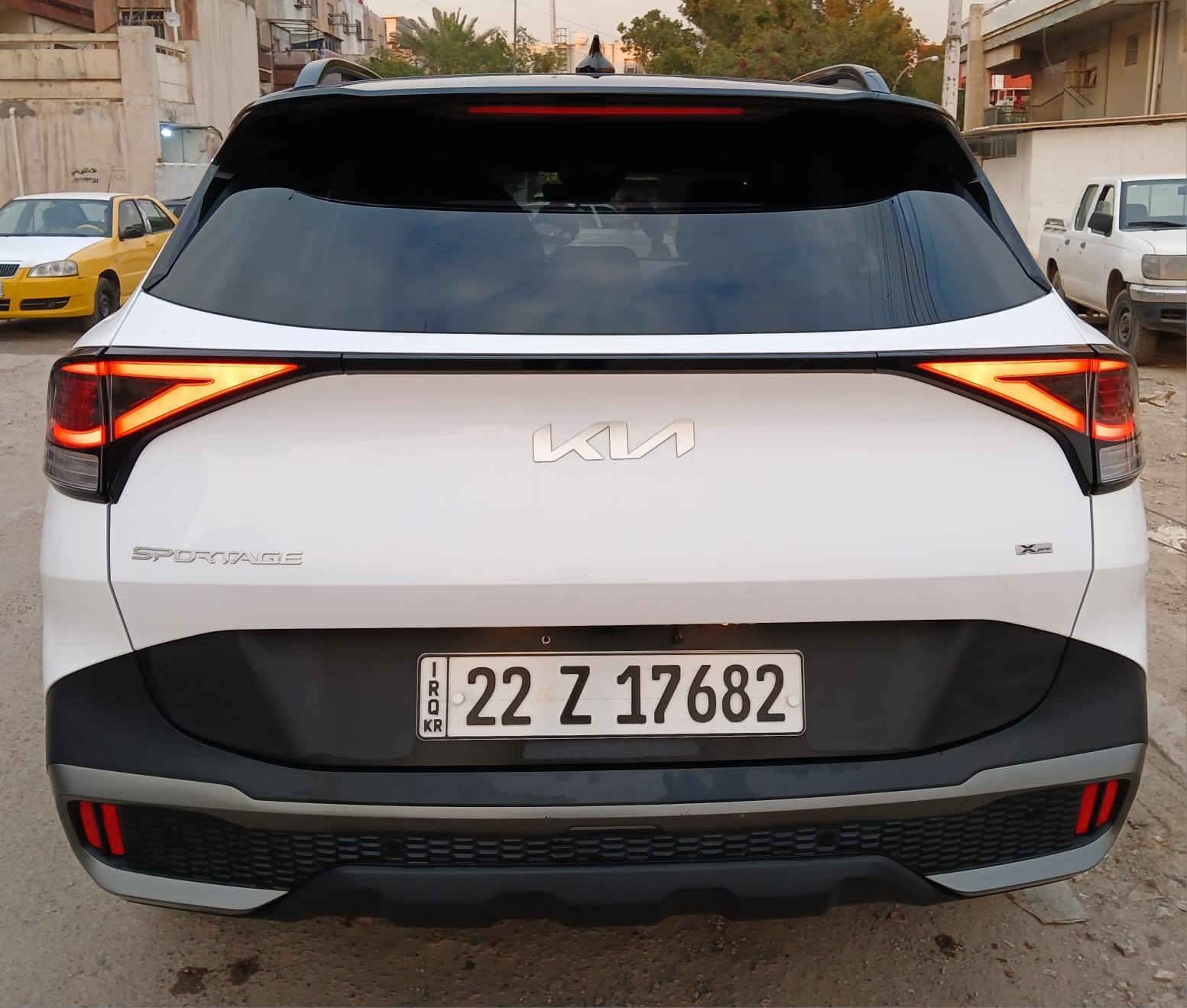 كيا سبورتج برستيج 1/1😉 توكلر2023
ماشيه 23محرك 2500 تنفس طبيعي
سياره فول مواصفات  بنوراما شاشه متصله رادار ترحيب 
معروفه  البرستيج اعلى مواصفات
حادثها جدا بصيط بدون تبديل تايرات الشركه جواها
سياره جديده بدون اي نقص
السعر222 ورقه وتسوه اكثر مكاني بغداد الدوره رقمي
***********
