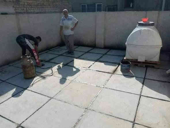 اضافه وعمل ماستك السطوح الدور السكنيه والمدارس بعد الغسل والتنظيف وهذا عملنا انشاء الله ينال رضاكم سعر المتر كرسته وعمل (٢٠٠٠) الفين دينار هاتف *********** ابو سالي للماستك والعمل بالماده
