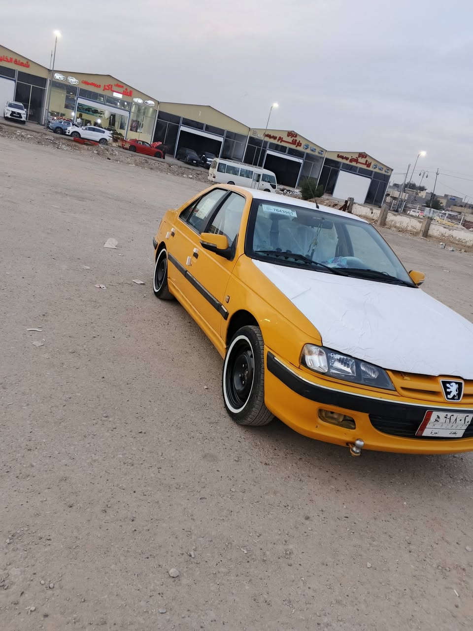 سلام عليكم بيجو موديل 18سياره مكينه كير صدر امامي خلفي تبريد كله جاهز سياره رقم بغداد مصفره هيئه  غرامات معمر بيه دواير عله كده سياره كامره شاشه تحكمات ستيرن سياره مال جناي مكمله عله يدي مكاني بغداد العبيدي السعر 65بيه مجال حك جيه استفسار الرقم ***********
