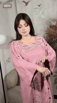 4 الوان 3 مقاسات قماش كنينكس طرحات كويتي.
L....xxxl

اقل طلب درزن
للحجز ***********
