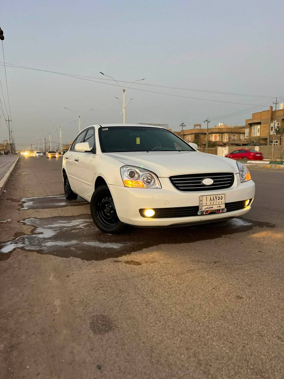 السلام عليكم
وبتيمه 2007 مريكي 

مكينه 2000 كير 5 نمر رقم بغداد مشروع وطني سياره خمس تجاوي دواخل عسلي بيها 3 قطع تبديل بدون دواخل مكاني ناصريه قضاء شطره سعرها قفل 105 جاهزه كير مكينه حداديه وتبريد كلها جاهزه وتخم تاير 

***********
