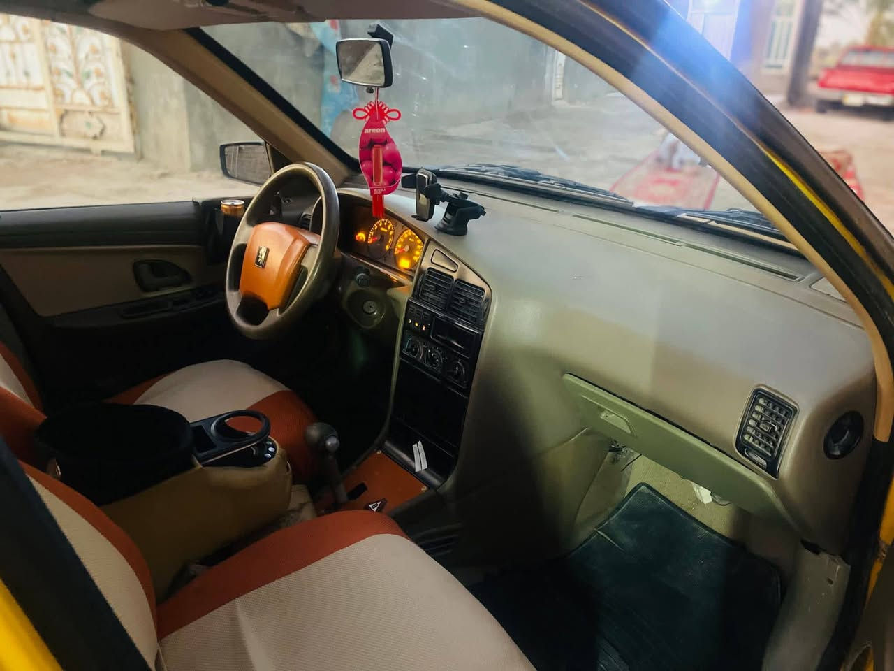 السلام عليكم بيجو 405 مكينه وجير كورولا 1800 السياره موديل 2012 السياره حداديه جديده تخم تايرات جديد سياره الكير تعبان سنويه مالتها طايفه ندور ايش وقت ما تريد عليها هيئه 400 السعر مالتها 18 وبيها مجال بسيط رقمي *********** واذا اكو مراوس اراوس
