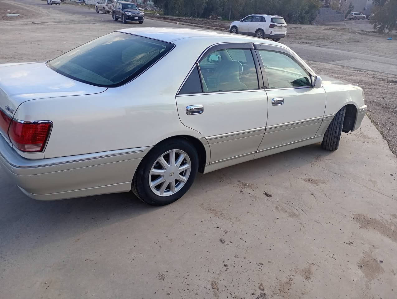 مةليكة موس 2002
D171
Cd بؤكس
ئاوينة شةفت
دوودووگمةي چواركوشن كارةبا
چوار جام ئؤتؤ
چوارتايةي ويلي نةجمةي لؤكي لةسةرة
يةك دينار مةسرةفي تييا نيية
سةيارةكة لؤك لؤكة
62 گةلاو مةعمةلايةكي كةم
***********
***********
