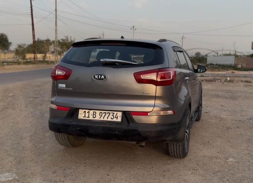 سلام عليكم 
كيا سبورتج للبيع موديل 11 فول مواصفات فئه lX
ماشيه 172 حقيقي 
السياره جديده 
كير محرك تبريد كله جديد 
السونار مرفق مع المنشور 
مكان السياره بغداد اليوسفية 
لاستفسار الاتصال ***********
