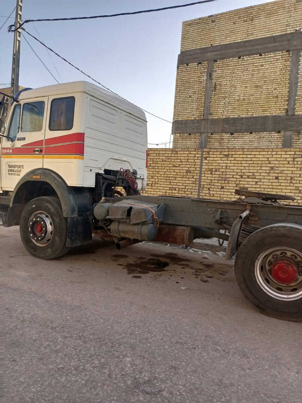 البي للبيع موديل 82 كير 160 مكينه 8 حجم 28 اتصال  ع هذا الرقم***********
