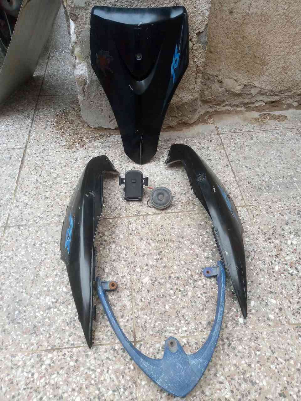 السلام عليكم كفرات ماكس عدله مختمات اصليات كلهن ختم واحد وسبايدر خلفي وهورن وستاند مبايل كلهن سعرهن 25 الف قفل العنوان نجف حي العسكري مدارس ***********
