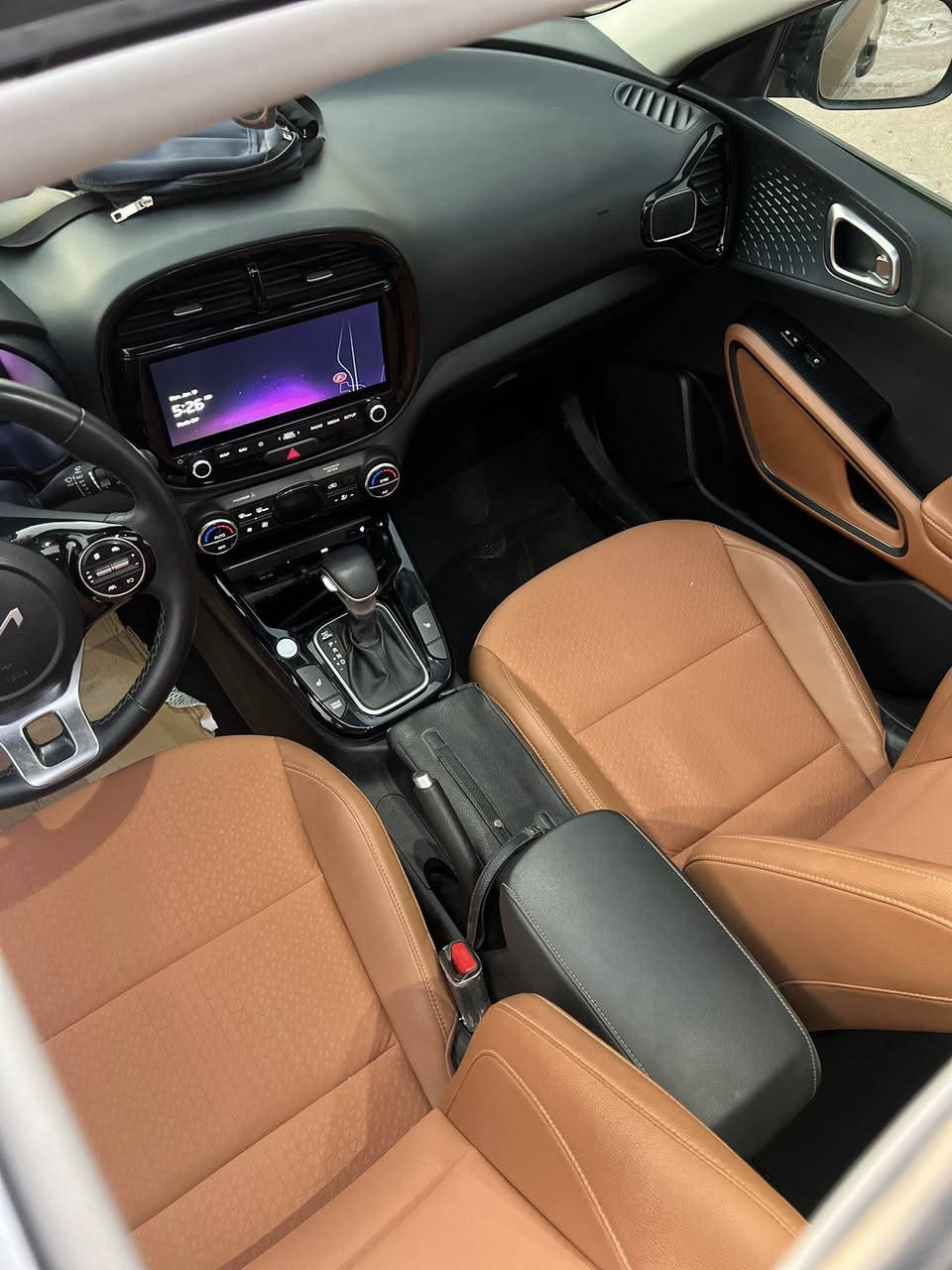 ⸻
🚗 كيا صول 2024 – فئة EX
✨ واردامريكي

🔹 الممشى: 21 ألف كم (كيلومتر مو ميل)
🔹 المحرك: 2000 سي سي (دوش)
🔹 الوضعيات: سبورت / نورمال

⚠️ الحادث
🔧 فقط البُنيد مبدّل
📌بارد جداً بسيط بخشم الجاملغ
✔️ حتى البراكيت غير متضرر

🌟 المواصفات:
 • 💺 مقاعد جلد + مخمل بلون مميز
 • 🔥 تدفئة مقاعد
 • ⚙️ تحكم كهربائي بالمقاعد
 • 🔑 بصمة + تشغيل عن بُعد
     •       🕳️ فتحه
 • 📡 رادار أمامي + خلفي + جوانب
 • 🛣️ تثبيت مسار
 • 🛞 ويل 18 إنچ
 • 📱 شاشة كبيرة تدعم Android Auto & Apple 
CarPlay

   💵السعر : 148 ورقه قابل للتفاوض
📄 بدون لوحات – تترقم بأي محافظة
📍 العنوان: الحلة – شارع 80

📞 للاتصال:
***********
