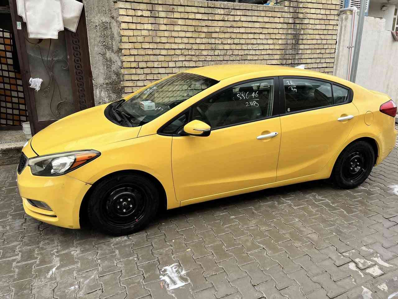 السلام عليكم
فورتي تكسي 

موديل 2015 

حادثها فقط الدوسه وشويه من  الجاملغ نفسه معمر 

السياره جاهز على اخر حبه ترايها يخبل 

دوشمه عام بالنواب حتى التنته ضاربها نايلون البيبان الدوس الحصان 

مكينه دوش 1800المرغوب ابيع برغي مامفتوح مو مكفوله شرط 

السياره مال جني واحد يريد يعيش بيها 

ماشيه 180 

بسمي سنويه لل 29 

مكاني الشعله 

***********

غير متواجد على الفيس
