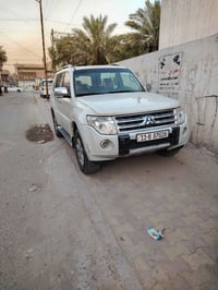 باجيرو • ٢٠١٠ • فتحة سقف جلد