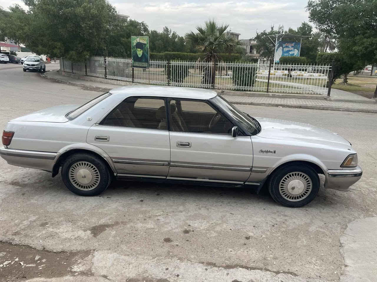 السلام عليكم هارتوب موديل ٩٠ رقم بغداد انكليزي باسمي كير مكينه مكفوله صدر جديد مكفوله من ضربه وصبغ والكص بيه جراد خفيف ب قماره تخم تاير سياره نضيفه وجاهزه  داخله نضيف جدا مكان سياره بغداد السعر ٥٥ بيه مجال بصيط الاتصال ***********
