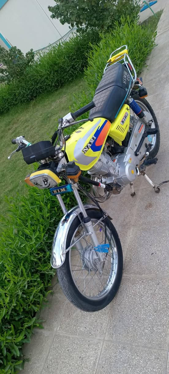 دراجة مديل 2023 اوراق سكنر 
نوع نامه محرك نضيف والدراجه جاهزه سعرها 500
***********
