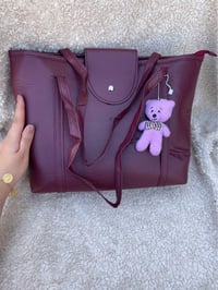 سعر فقط 6 آلاف 🔥🔥 جنطة جلد خامة مرتبة وأنيقة ✨  ستايلها راقي وتناسب كل...