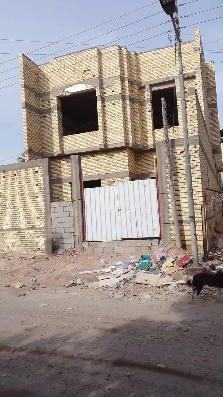 السلام عليكم ....احبتي

بيت للبيع في البصرة حي الرسالة

مساحة البناء 240م٢.....المساحة الكلية 403م٢

البناء عبارة عن هيكل طابقين و نصف 

السعر 770مليون

للاستفسار  ***********
***********
