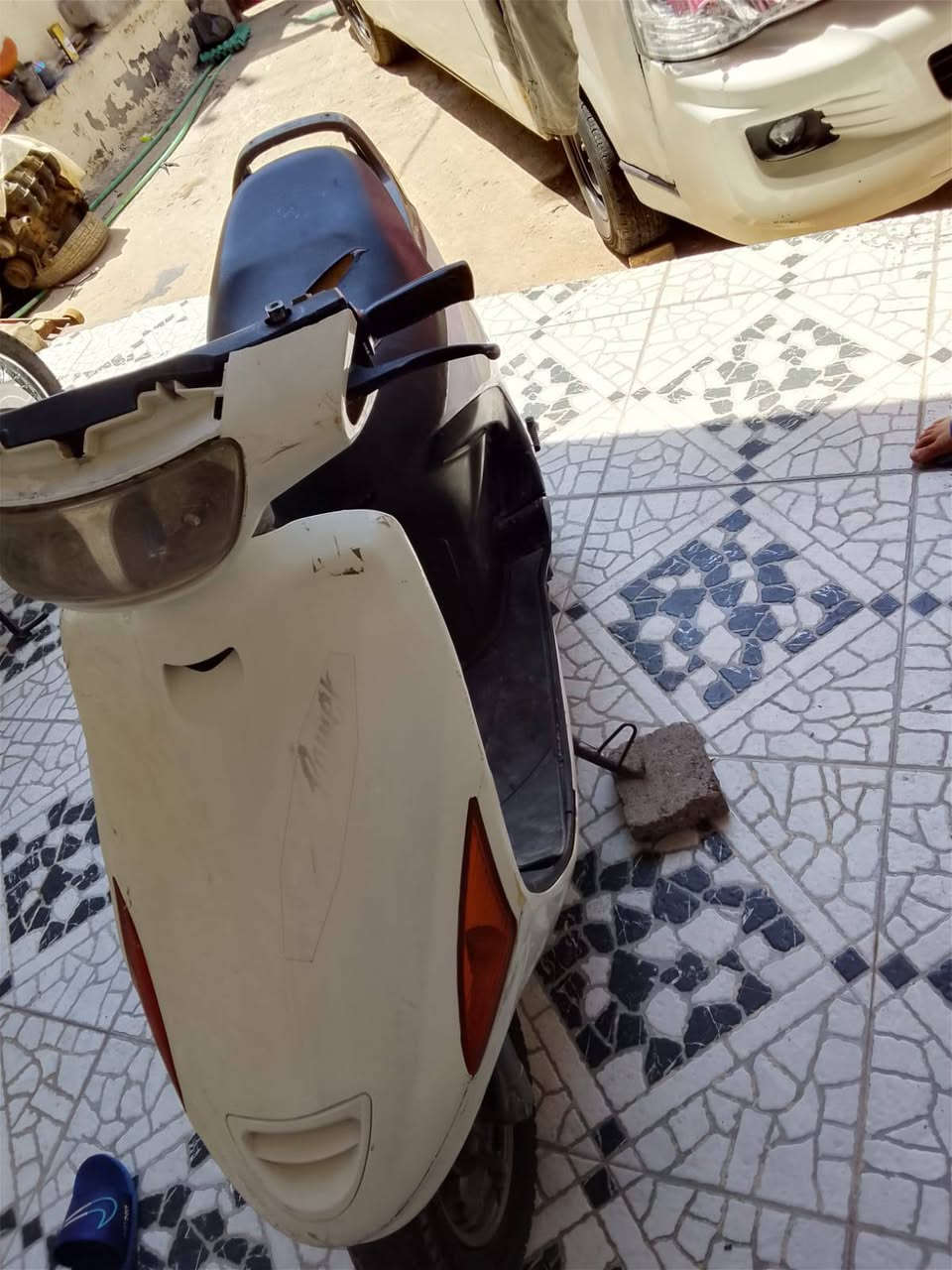 سلام عليكم فراشه نضيفه كلشي شغال بيها سلف لايتاات 350 بيها مجال بيها تبخير توه بادي بي تحمه يروح مكاني بصره صالحيه ***********
