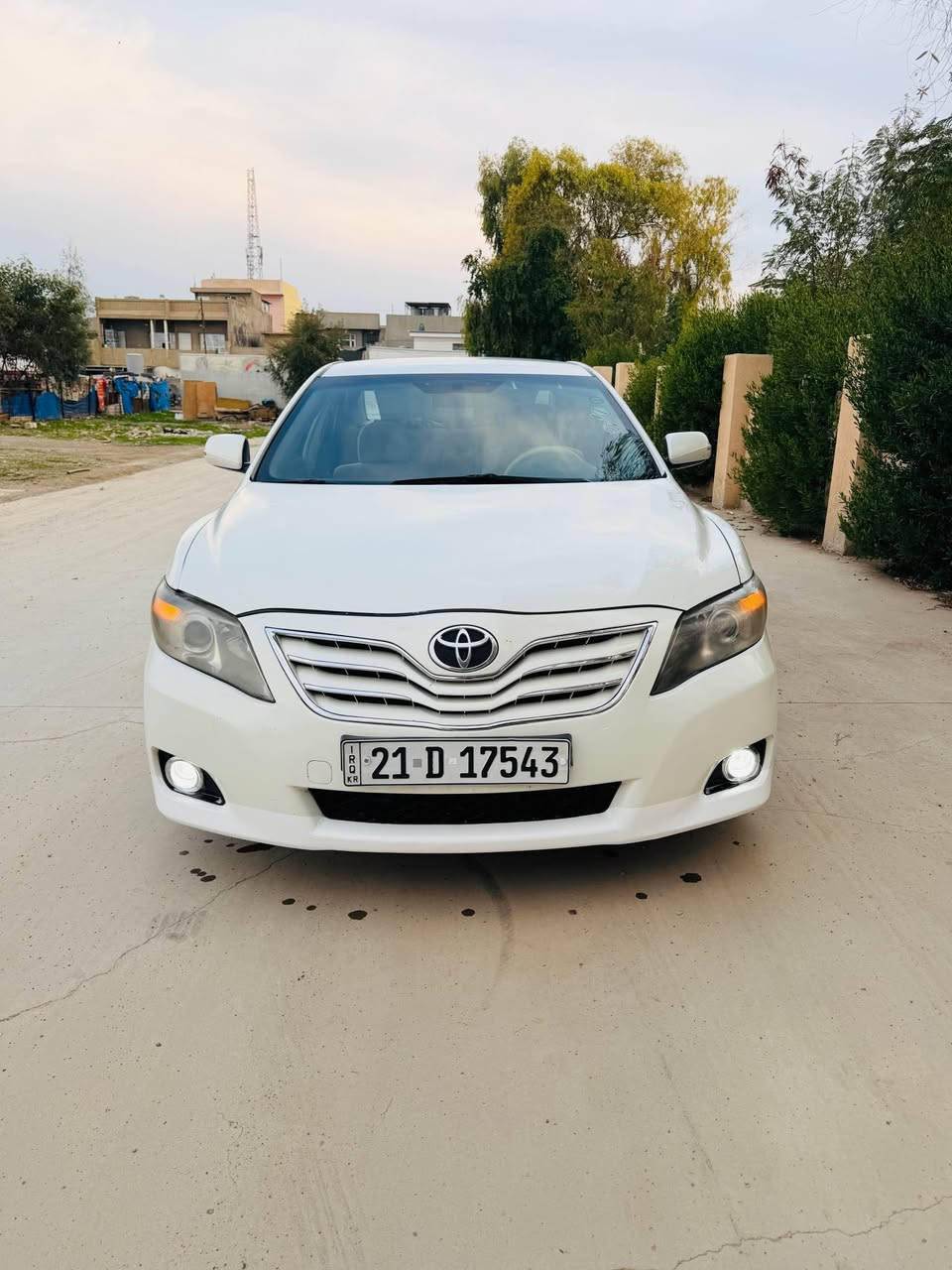 كامري GL خليجي 2010 
سيارة ابيض صدفي نضافة 100%
تايرات و باتري جديد 
ماشي 175km 
مواصفات : داخل اصفر و دعامي حساس و كاميرا و شغال عن بعد 
كير و محرك بشرط مابي عيب 
بيها قطعتين جاملخ و بونيد بدون ضربة و بدون دواخل 
سعر 122 ورقة 
ر.ق :*********** 
ر.ق :*********** كركوك, العراق
