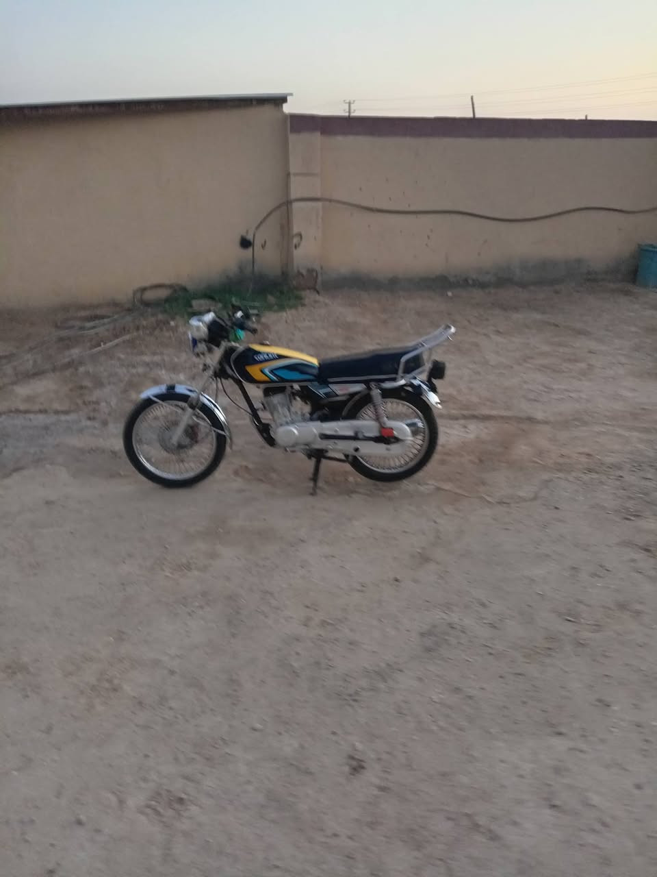 دراجه للبيع موديل 24 تحديث 25 دراجه كفاله عامه اوراق كامله محرك ما مفتوح دراجه حلوه مال جناي كهربائيات كلها شغاله مكان ديوانيه دغاره على طريق الشوملي السعر 580 بها مجال بسيط رقم الهاتف ***********
