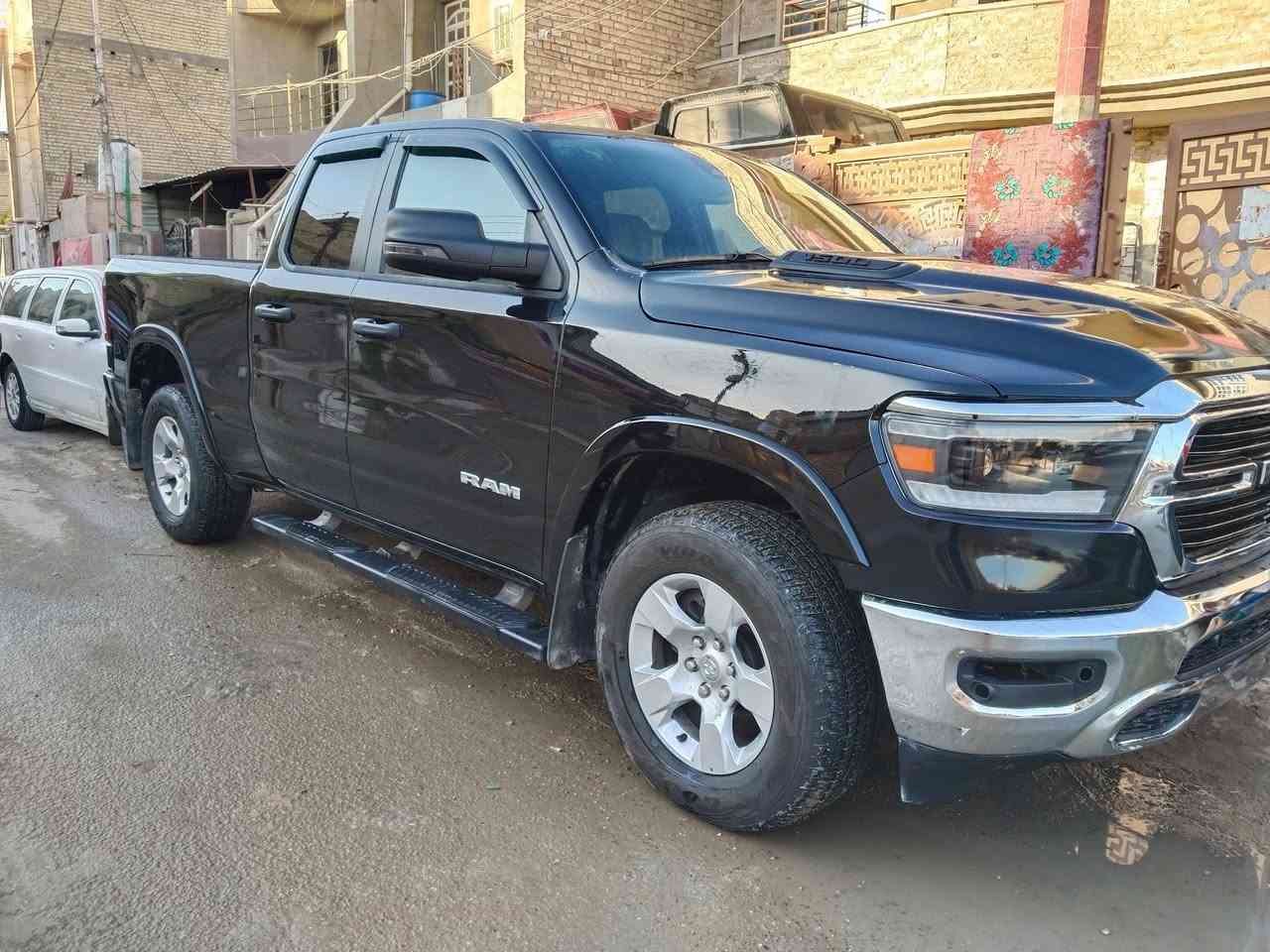 السلام عليكم
رام 2025 لارامي 
1- تشغيل عن بعد واطفاء
2- شاشه تسلا
3- رادارات اماميه خلفيه جانبي
4-نقاط عمياء جانبية
5-دوسات بانزين وبريك متحركة
6- بصمه عدد 2
9- الكشنات تحكم كهربائي
10-باب خلفية كهربائية
11-تدفئة وتبريد كشنات امامي مع تدفئة كشنات خلفي مع تدفئة ستيرن
13-نظام تحديد المسار 
14-مرايه جانبي وسط تعتيم 
15- رام بوكس + بوكس داخلي
16-لايت full led
17-نظام دفع رباعي 4x4 مع نظام دفع ثنائي خلفي 4x2
aux/usb/Bluetooth/apple النظام الصوتي يحتوي 
car play/android auto
18-اربع وضعيات للقياده سبورت/نورمال/سنو الثلجية/اوف رود
19- حساسات امامي خلفي
-ميموري كشنات
-محرك v6 3.0 تون تيربو 420 حصان
-ماشيه سياره 3 الف 
- كير 8
- نظام ترحيب
- مري شفط
ملاحضه سياره بدون رقم تترقم جميع المحافظة عدا شمال
صور الحادث مرفقه 
سعر 285 بيها مجال 
عنوان / بياع تقاطع درويش/ ***********
مراوس حسب القناعة
