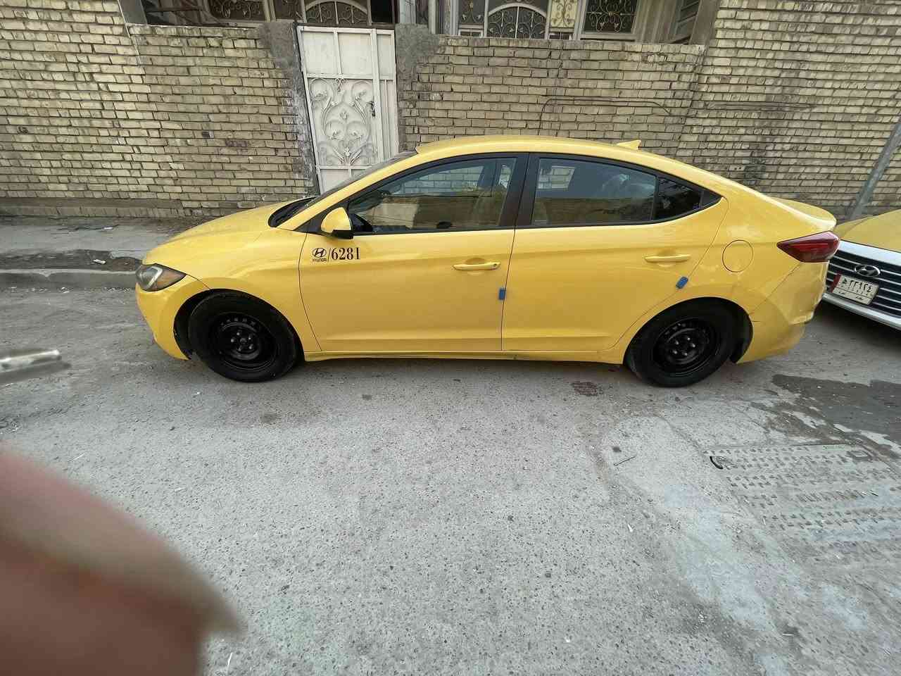 سلام عليكم الانتره 2018 حادثه جاملغ وبنيد بدون دواخل سياره صدر كير مكينه خير من لله موصفاته نص فول سعرها 112وبيها مجال رقم الهاتف *********** عنوان بغداد البلديات بيع ومراوس حسب القناعه
