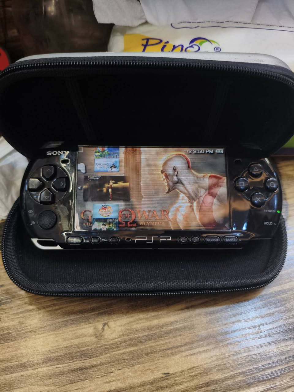 السلام عليكم للبيع
#PSP3000
Psp 3000
#السعر(150  الف)

الجهاز نظيف جدا وممفتوح وكله بلادي 
مهكر وكامل ويا رام 32 وبي العاب موضحه بالفيديو
الملحقات 
حافظة الاصلية مال psp
رام 32 
بطارية بحالة جيدة 
وشاحنة 
مكاني حلة 
***********
يوجد توصيل لجميع المحافظات (6000)
