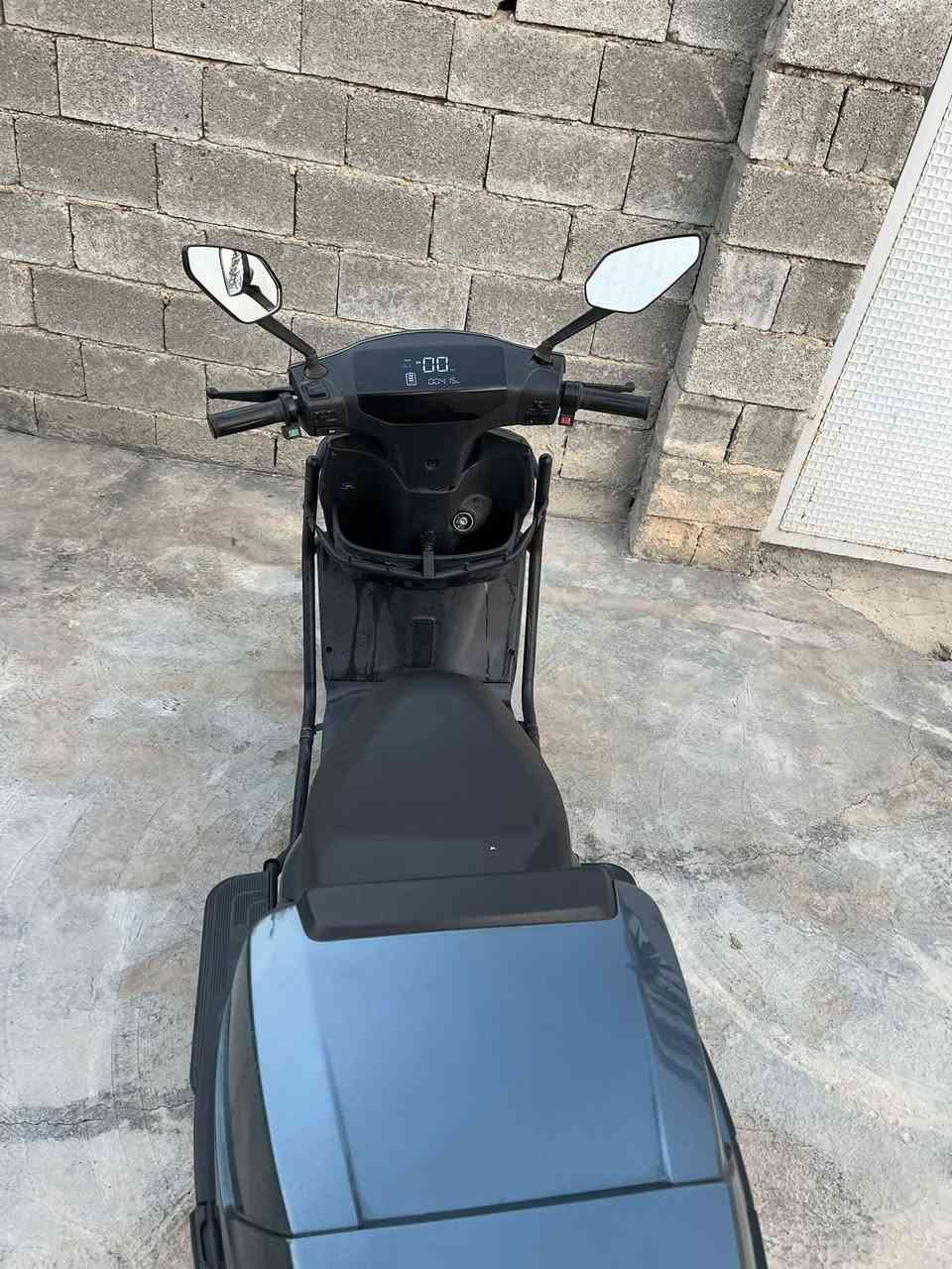 السلام عليكم
دراجة شحن سكنس مدرع للبيع دراجة فولل مواصفات موديل 2025 والدراجة طيارة وشلعتهة فوللل واتكفيك بالشحنة الوحدة 60 كيلو 6 بطاريات الكبار 32 ملي أمبير سعرهة 550 وبيها مجال شي بسيط الشراي يجي يفحص ويشوف النضافة 
للاستفسار ***********
