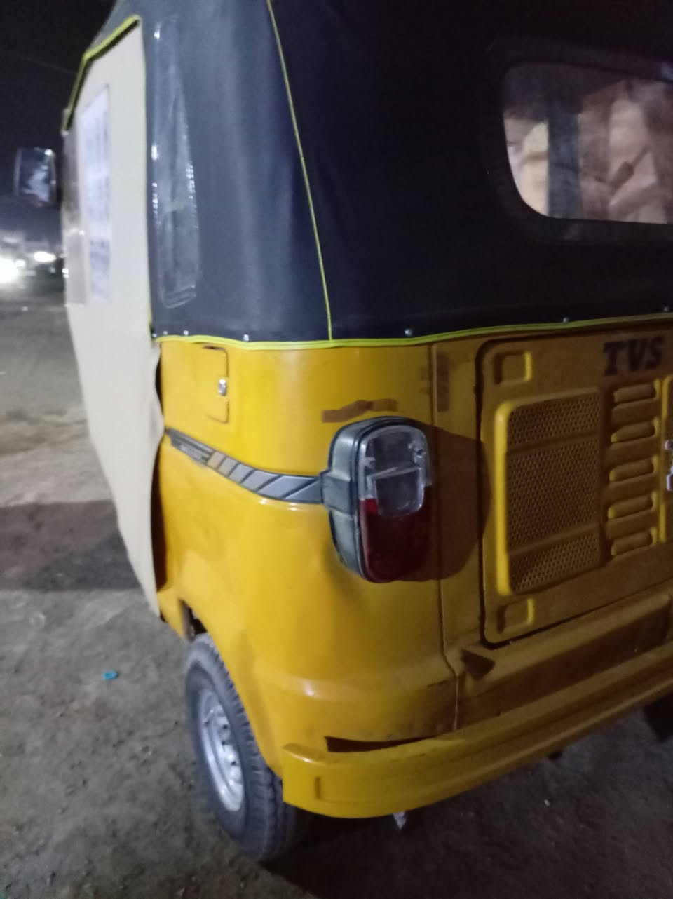 السلام عليكم تكتك تي في أس مديل 19 منفيس 2020 شهر واحد محسوبه عشرين تكتك كامله ع اخر حبايه  بيه طخات بسيطه ومسويهن سعره 4/250 وبيه مجال قليل اوراق وكيل محمود مداور وصل بسمك من المعرض شراي اتصل وبيك خير ودلل ***********
