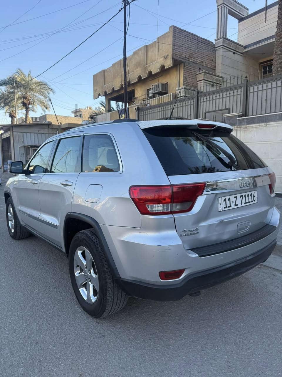 السلام عليكم جيب شيروكي كراند موديل 2011 خليجي السيارة بيهة صبغ جاملغين  و بنيد فقط اثر بطش  بدون حادث فقط صبغ بدون معجون السيارة فول مواصفات ماوس فور ويل بصمة السيارة رقم بغداد مشروع وطني الرقم الجديد اب اسمي مكان بغداد رقم الهاتف ***********
