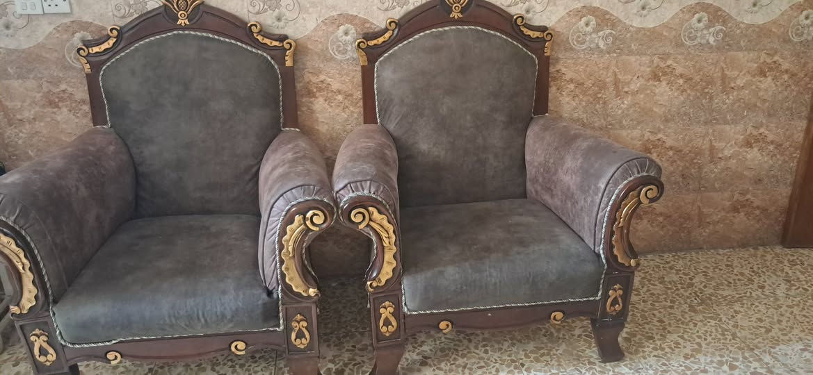 تخم ١٠ مقاعد خشب زان مصري الخشب قوي ونظيف بس اكو قطع تحتاج ترتيب 
السعر ٣٠٠ الف


**إذا كنت صاحب هذا الإعلان وتريد حذفه لأي سبب، رجاءا أرسل رسالة إلى الدعم الفني**