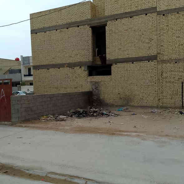 السلام عليكم قطعه 50متر زراعي سند ٢٥اقرار محكمه المكان شهداء السيديه بضهر كليه  السلام الخدمات ماء مجاري كهرباء الشوارع تبليط المنطقه سكنيه السعر 19مليون ***********
