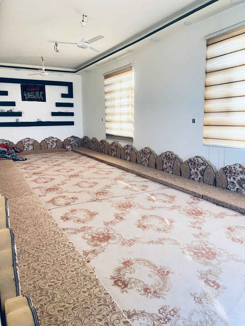 يا الله  سلام عليكم ورحمة الله  بيت زراعي البيع

1 المساحه 220متر مربع طابقين بنيان طابوك 
2 غرف نوم العدد 4 كل غرفه بيها حمام داخلي وغرفه جوه  وصاله ومطبخ  ومنور 
3 مضيف 15 متر  وطارمه 5 متر 
4 كرهبا 3 خطوط. نجف و الحله ومولد 
5 ماي بين يوم ويوم 
6 البيت كله بورسلين  وجبسن بورك وسقف ثانوي 
مكانه طريق نجف كربلاء يم سيطرت الكفل عمود 366 بجهت الحسينيات يبعد عن الشارع 150 متر تقريب 
السعر 85 وبي مجال  بقيت الستفسار  النتصال وبخدمتكم ***********.  ***********
