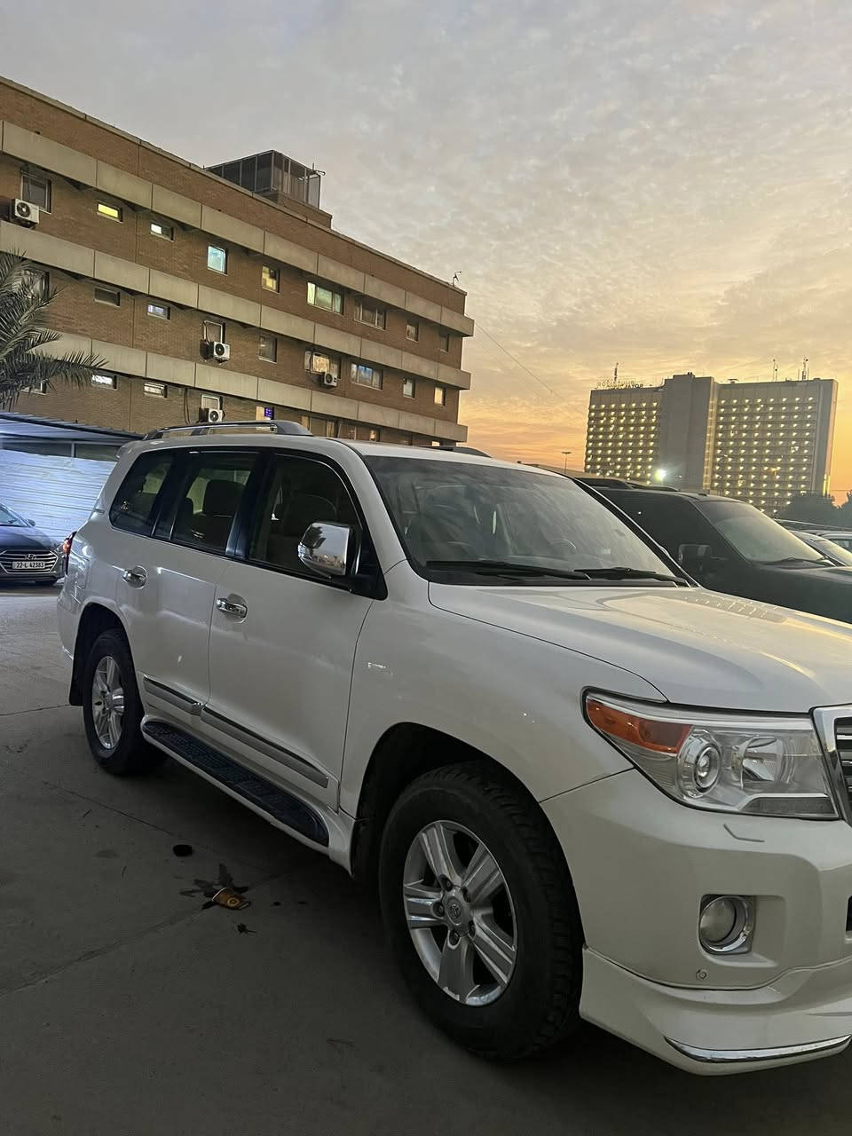 لاندكروز للبيع 
٢٠١٥ 
بريم /فول مواصفات 
ماشيه/١٧٦ 
مكانهه بغداد الصالحيه
***********
