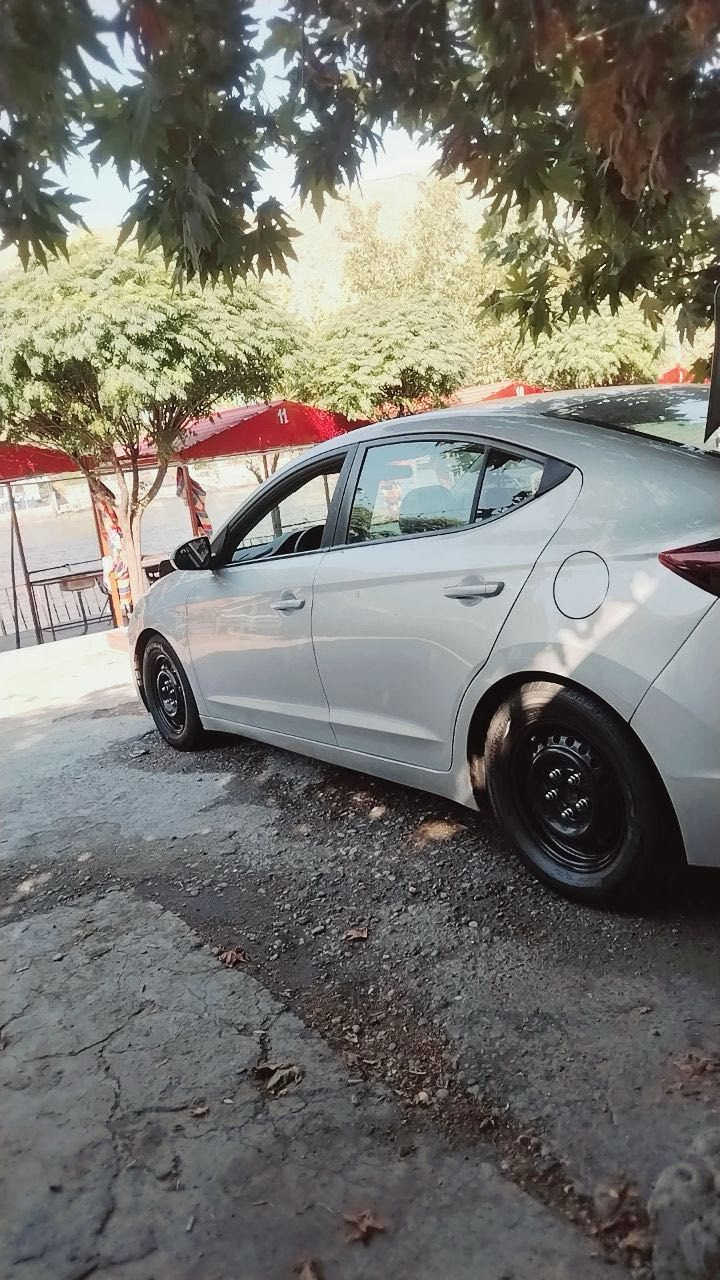 السلام عليكم
النتره ال ٢٠١٩ شمالي رقم سليمانيه الجديد بسمي وكاله تحويل شرط
مواصفات عاديه 
سياره كير مكينه حداديه 
تخم تاير كله جديد حادثها قطعتين صبغ مال امريكا وهنا بلعراق بارد جاملغ مفتوح
بدون دواخل  بدون ارباك سياره جاهزه من كل شي

***********
