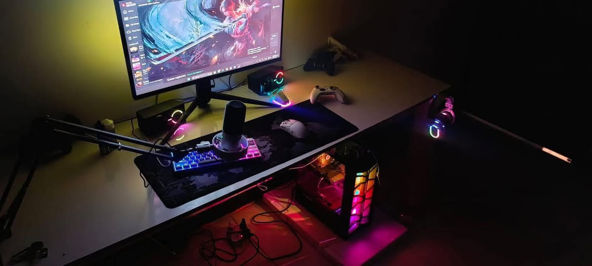 Pc للبيع 

معالج : i5 10400
رام :16G
كرت شاشة : RTX 2060 6G
بورسبلاي :كيكبايت 650w

شاشة : PATRIDT
1080p
180hz 
 
وياها مايك اصلي من شركة فيفيان وسماعات رأس ومكبرات صوت وقطعة بلوتوث وماوس وكيبورد وكامره HD1080
السعر 900 بدون معامله والله صارن عليه اكثر من مليون و200 
مكان حله هذه رقمي ***********
ومتواجد خاص
