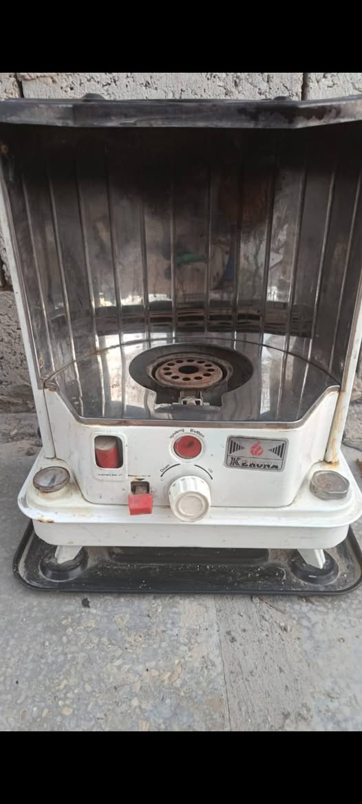 صوبه للبيع بيهه كسر بالجامه بس ما مأثر عليهه شغاله مثل ما موضح بالفديو مابيهه اي شي
***********
