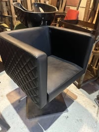 كراسي حلاقة • مستعملة • سعر مناسب