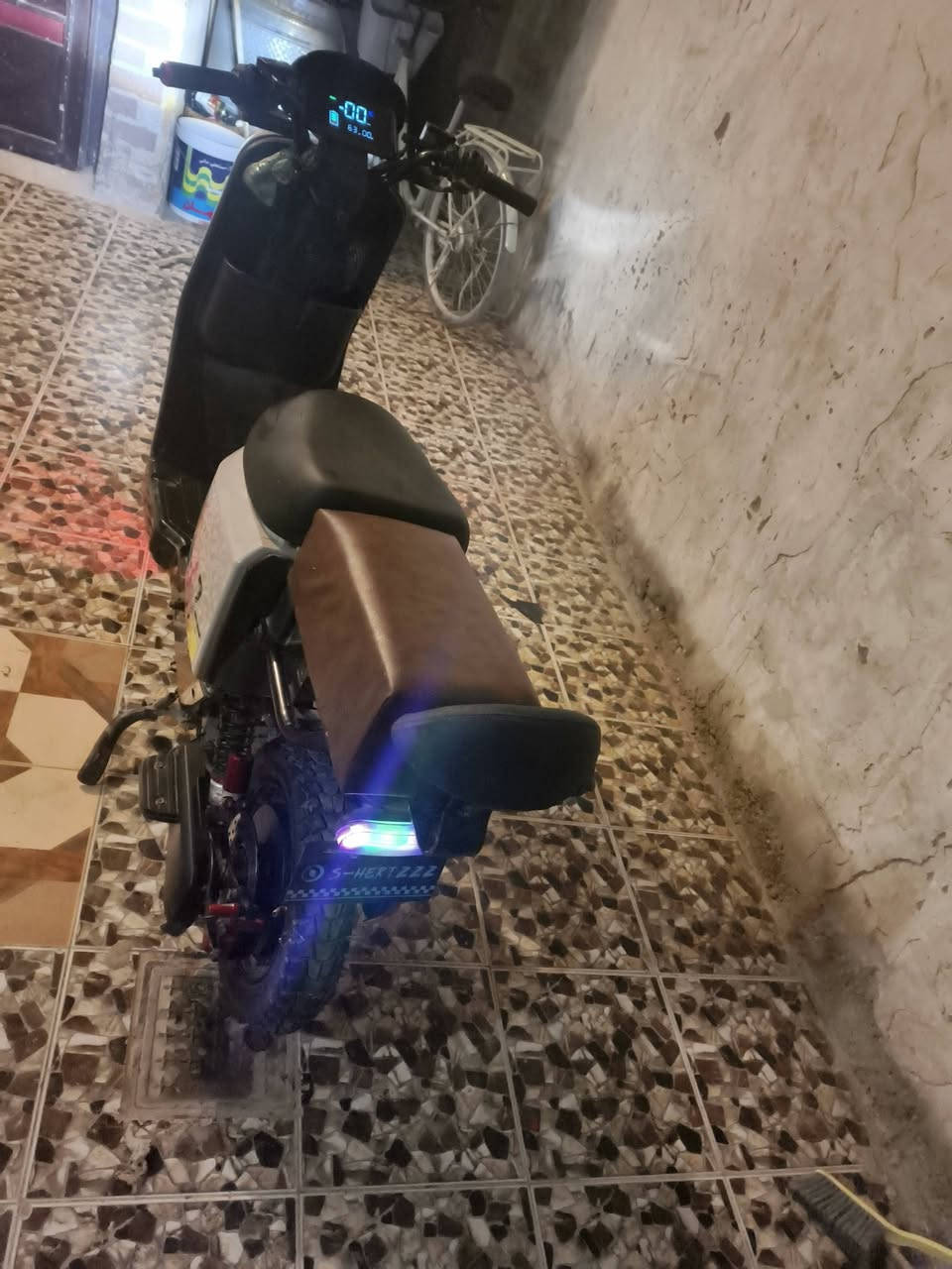 السلام عليكم يوجد دراجة A7 نضيفة وكلشي بيها شغال السرعة 100
السعر 250 و بيها مجال


**إذا كنت صاحب هذا الإعلان وتريد حذفه لأي سبب، رجاءا أرسل رسالة إلى الدعم الفني**